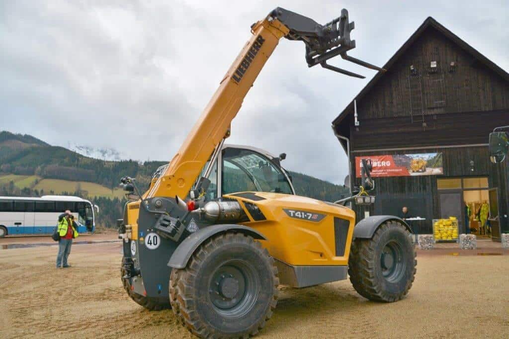Photograph is showing telescopic loader working on site