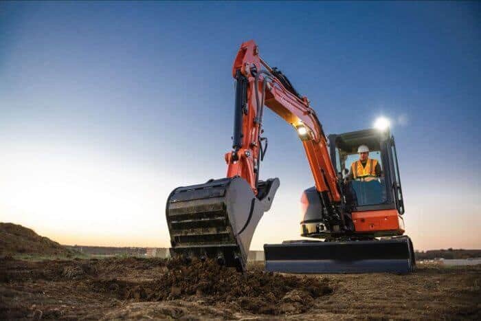 Photograph of a crawler excavator working effeciently