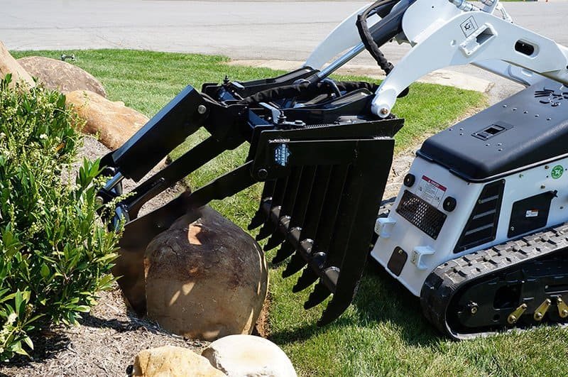 mini skid steer Grapple Bucket application