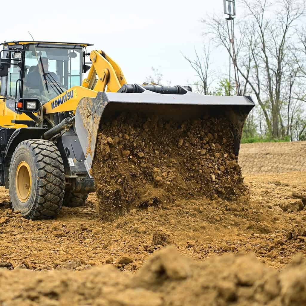 bulldozer vs loader