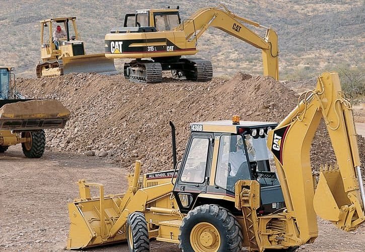 excavator backhoe difference